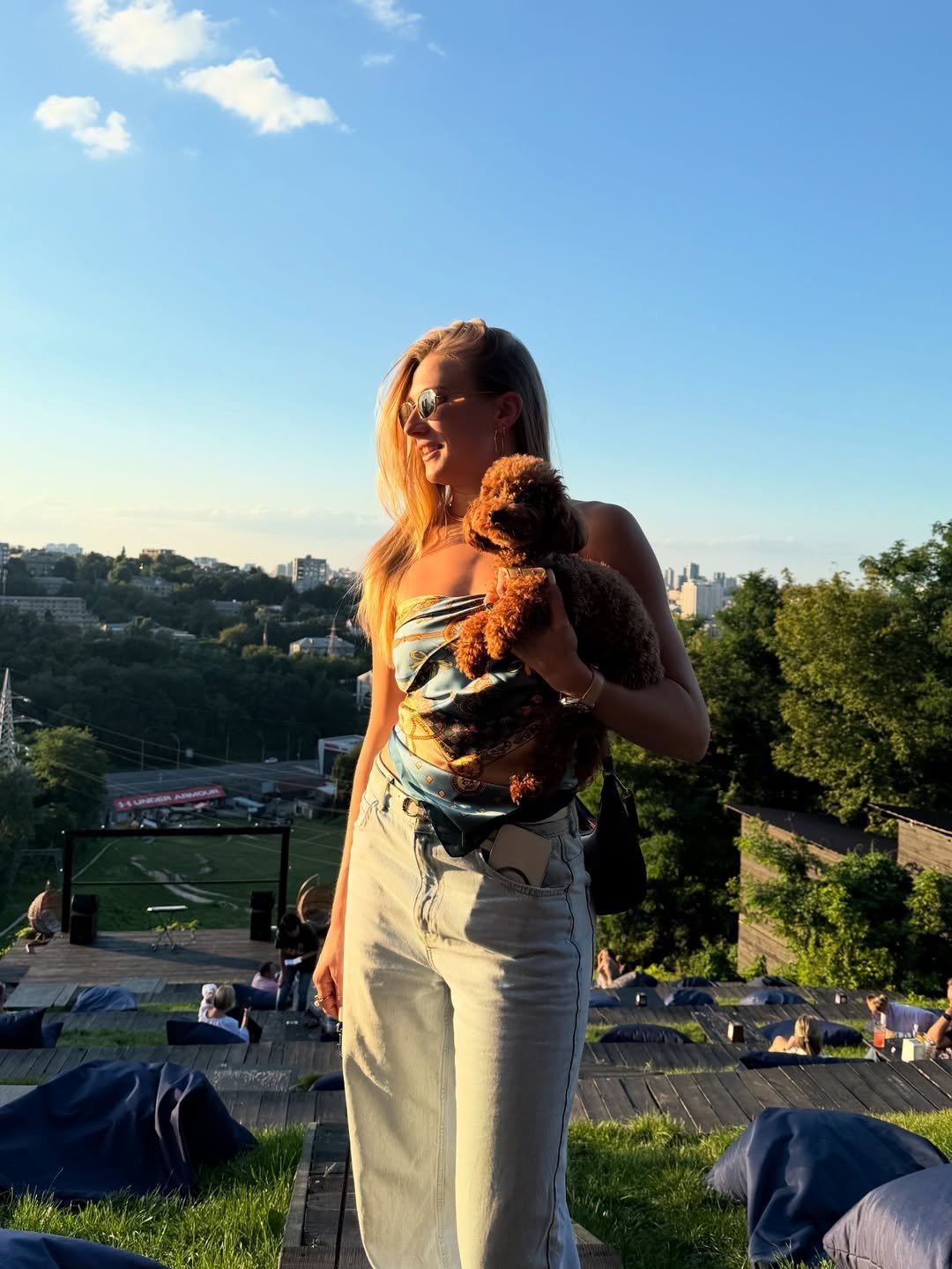 Бетперде киген екі адамның порносы