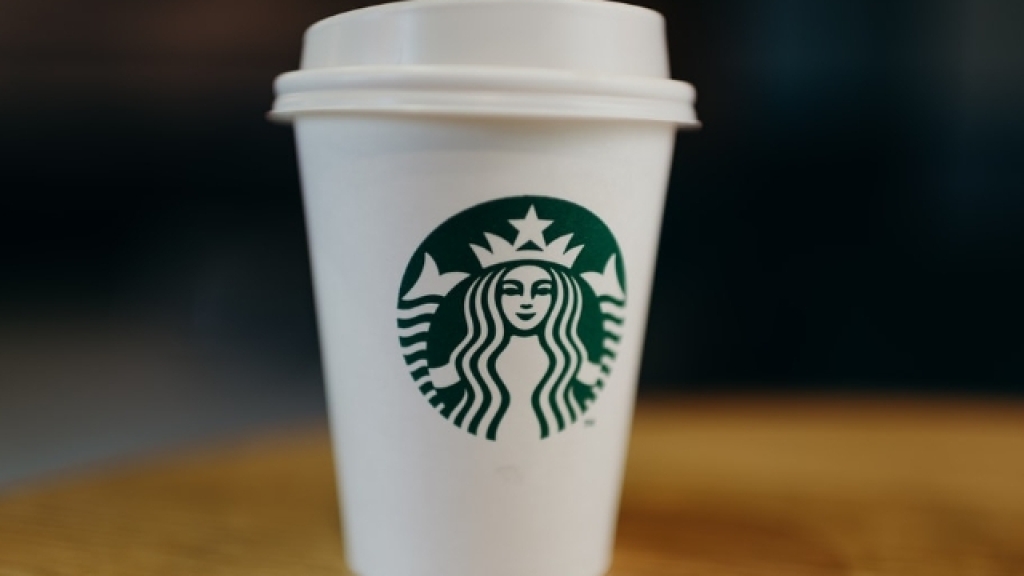 Кофеманам на заметку: в Украине запустили линейку кофе Starbucks