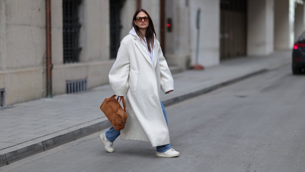 От удлиненного силуэта до эстетики ретро: какое пальто купить весной 2026 года (ФОТО)