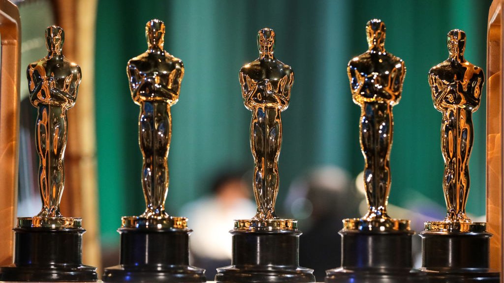 Где смотреть "Оскар 2026" с украинским переводом: график трансляций и фавориты премии