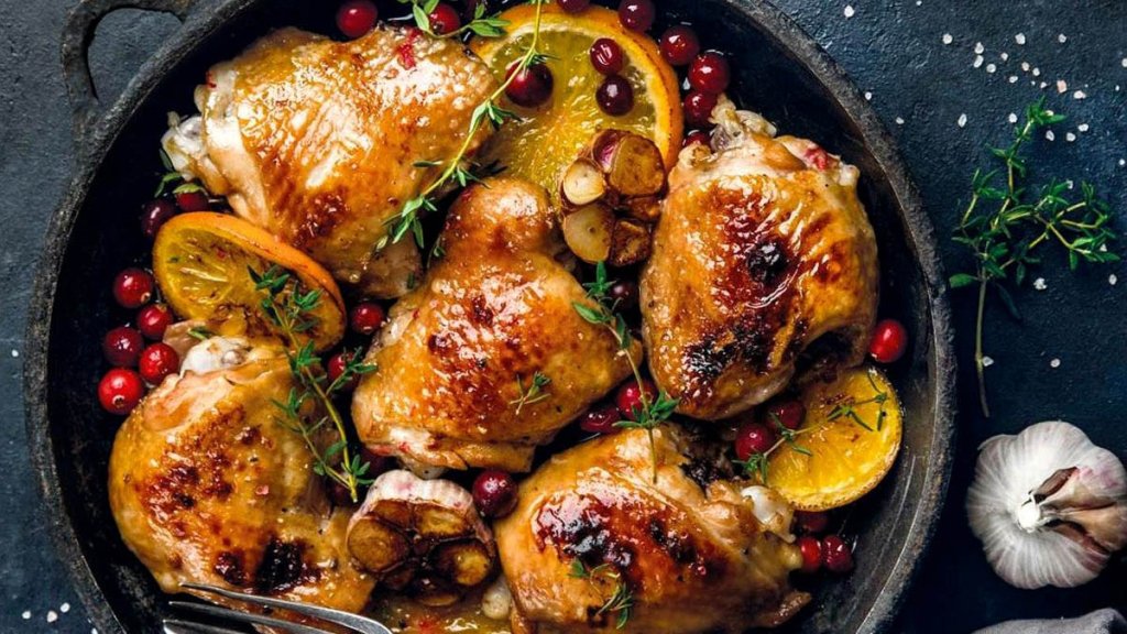 "Золотая" классика новогоднего стола: как приготовить курицу с апельсинами (РЕЦЕПТ)