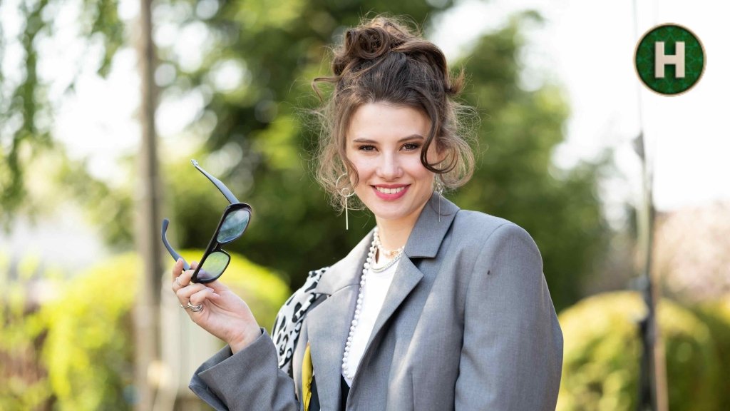 "Никогда бы не решилась на эту процедуру": Анастасия Иванюк об уходе за кожей, мастхэвах в косметичке и любви к себе (ЭКСКЛЮЗИВ)