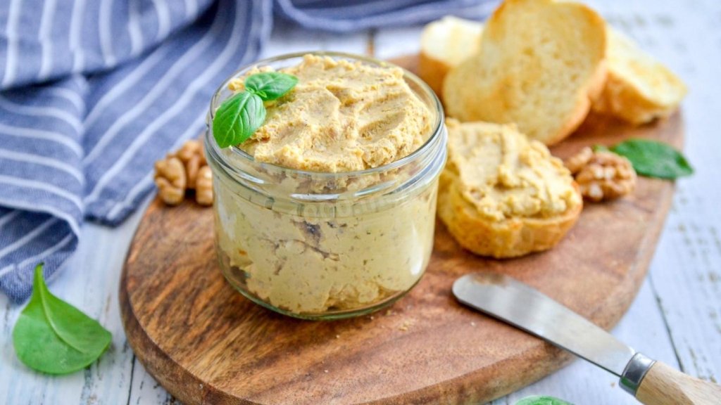 Такая баночка должна быть в каждом холодильнике: вкусная мясная закуска (РЕЦЕПТ)