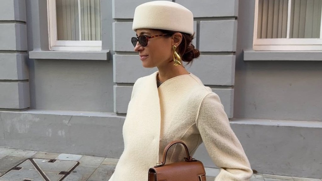 Стилистка назвала самые модные головные уборы весны 2026: с чем их сочетать (ФОТО)