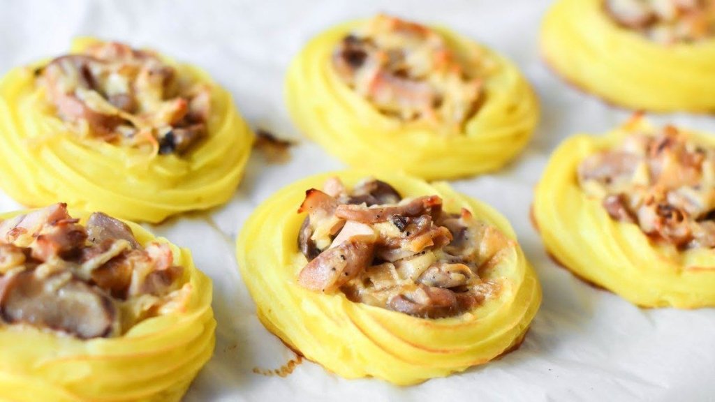 Если дома есть картофель и фарш, приготовьте шикарные гнезда: их можно даже на праздничный стол (РЕЦЕПТ)