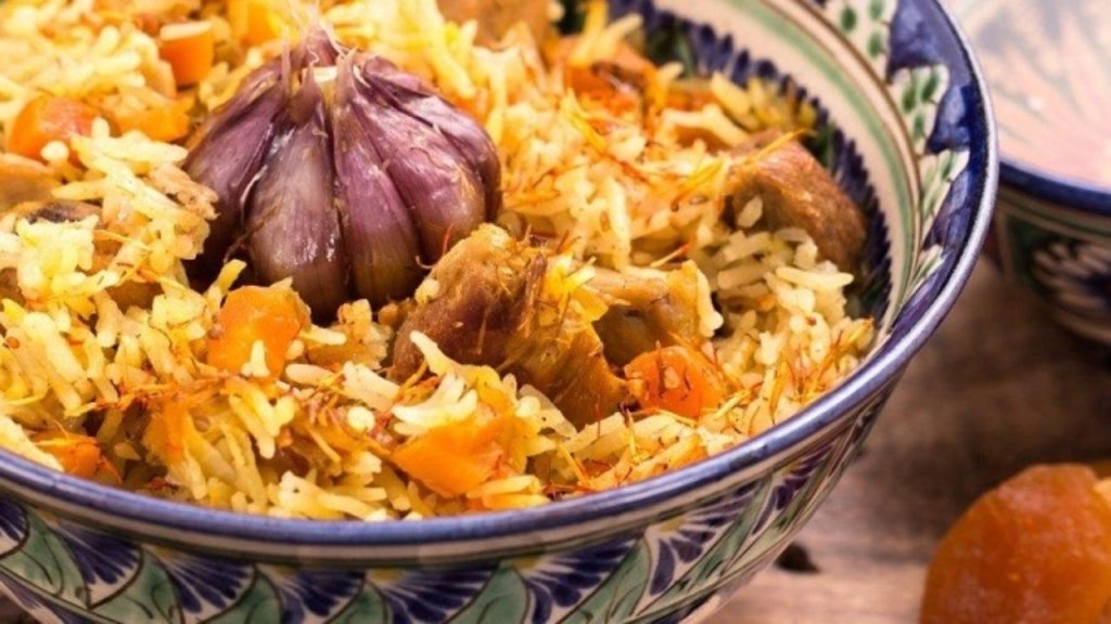 Вкуснейший плов готовится так: рецепт ароматного блюда (ВИДЕО)