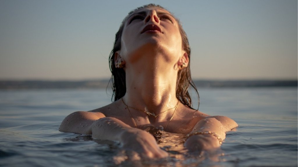 Главный лайфхак для гипертоников: кардиолог назвала 5 упражнений, снижающих давление без таблеток