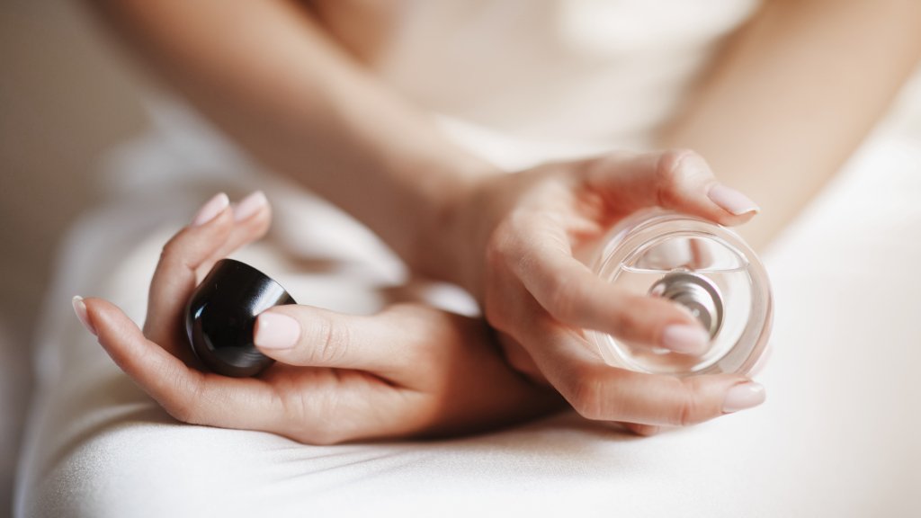 Осторожно, они вызывают зависимость! 3 аромата, которые вы захотите купить мгновенно (ФОТО)