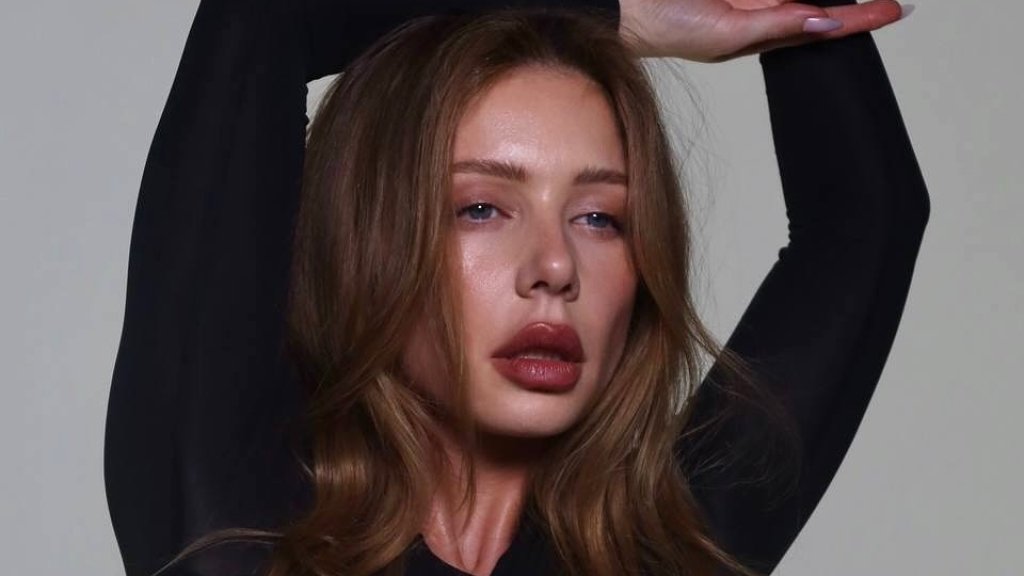 Тіна Кароль несподівано "наїхала" на блогерку за похвалу: що обурило співачку