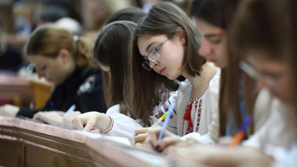 Військовий-поет читатиме текст Оксани Забужко: коли цьогоріч відбудеться Всеукраїнський радіодиктант