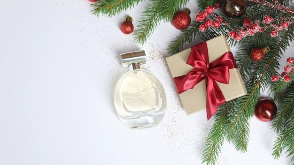 От классики до трендов: 5 беспроигрышных женских духов для новогоднего подарка (ФОТО)