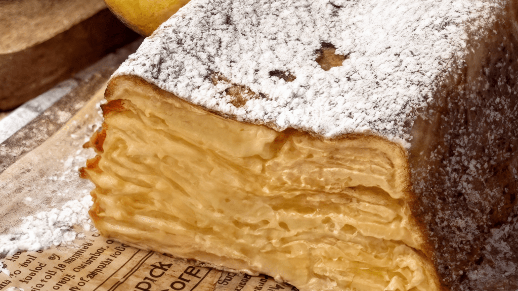 Если дома есть три яйца и несколько яблок: изысканный, но простой пирог к чаю (РЕЦЕПТ)