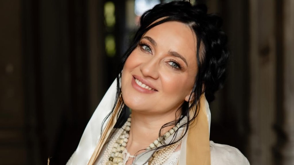 Без фаты, но в вышиванке: Соломия Витвицкая рассказала, как создавала свой образ на свадьбу (ФОТО)