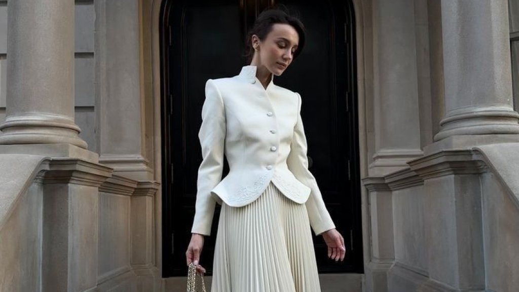 Белая невесомость: почему Cloud Dancer стал главным цветом 2026 года и как его стилизовать в гардеробе (ФОТО)