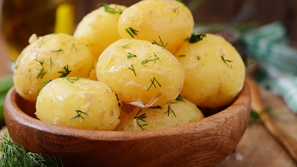 Из какого картофеля выйдет самое вкусное пюре, а какой только запекать: разберемся в сортах