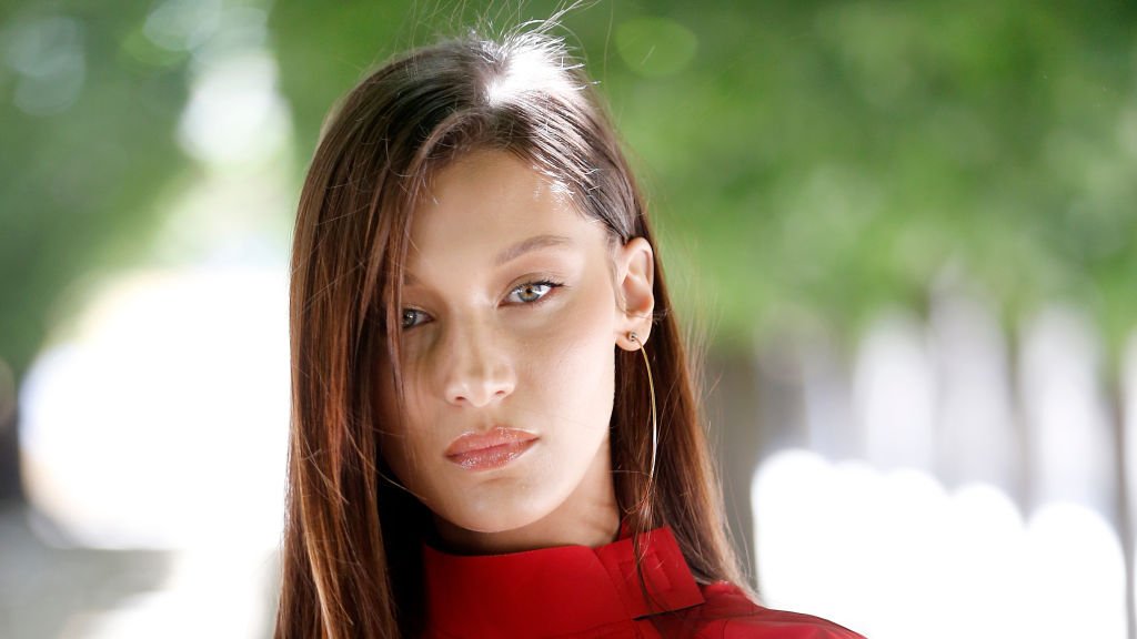 Прическа за 5 минут: повторяем трендовые косы от Беллы Хадид (ФОТО)