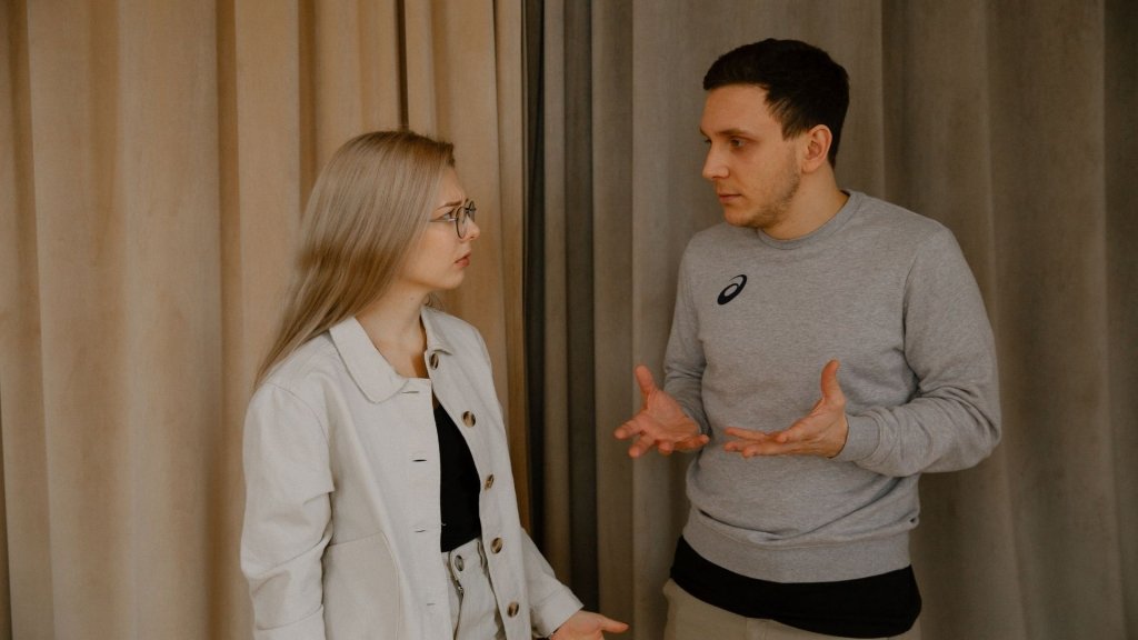 Искусство просить так, чтобы он не смог отказать: 5 фраз-магнитов, которые изменят ваши отношения