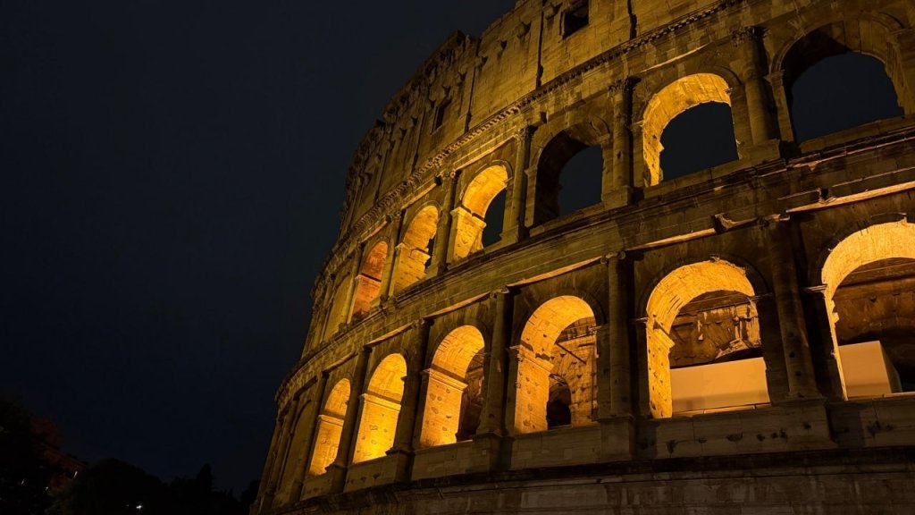 Рим готовит сюрприз для туристов: Колизей радикально изменился, вернув себе античный блеск