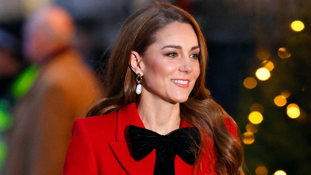 Кейт Міддлтон опинилася в центрі модного скандалу: в Мережі жорстко розкритикували святковий образ принцеси (ФОТО)