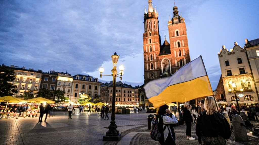 У Украинцев больше не будет льгот в Польше: что изменится для беженцев