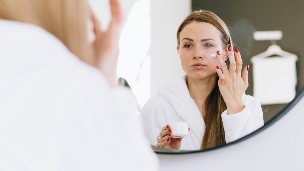 Главные враги кожи: 5 популярных, но вредных ингредиентов, которые вызывают старение
