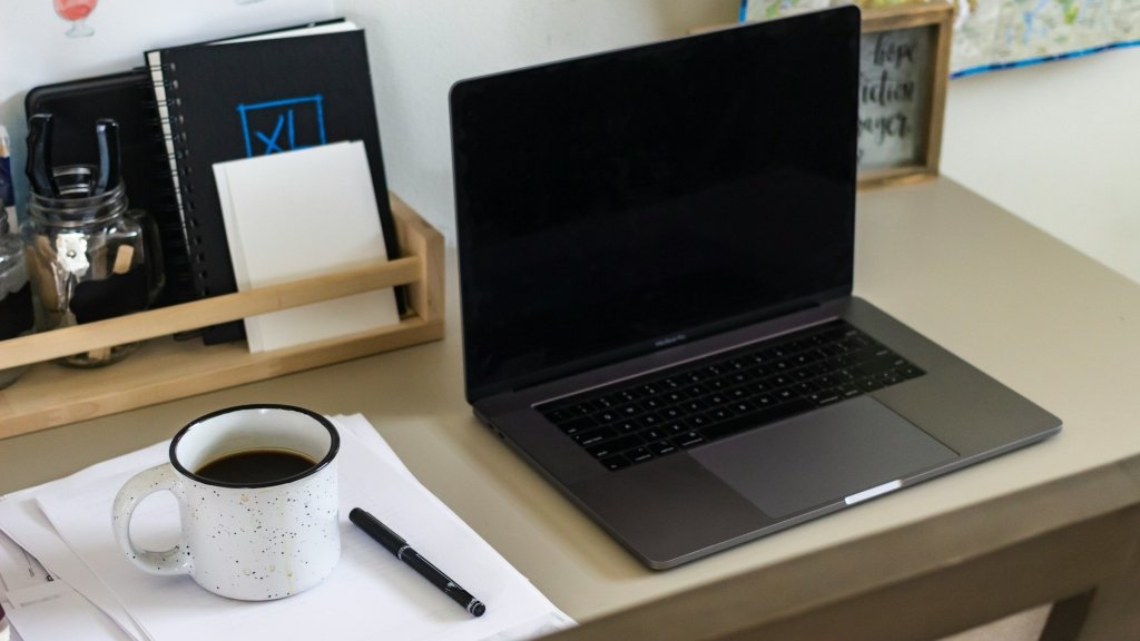 Як заощадити заряд батареї ноутбука під час відключень світла: прості кроки, які реально працюють