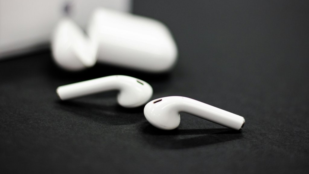 Не только AirPods: ТОП-5 лучших беспроводных наушников для аудиофилов