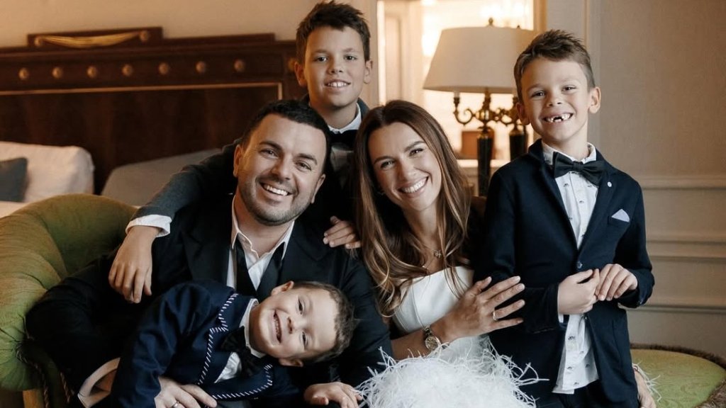 Ведущий из "Холостяка" отмечает новоселье: Григорий Решетник показал, куда переехала его семья (ФОТО, ВИДЕО)