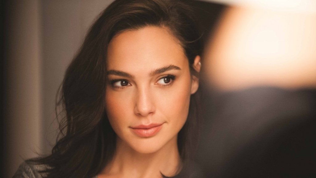 Галь Гадот решилась на смелую прическу: теперь "Чудо-женщина" блондинка (ФОТО)