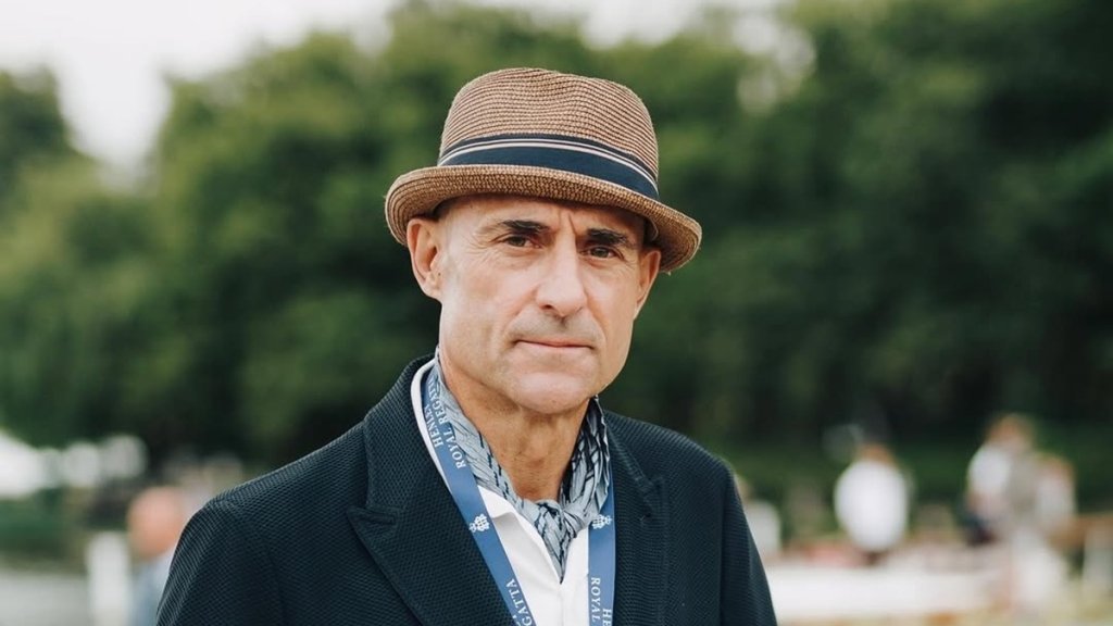 "Рідкісні" ролі головного лиходія Голлівуду: такого Марка Стронга ви точно не бачили — колись він був палким романтиком (ВІДЕО)