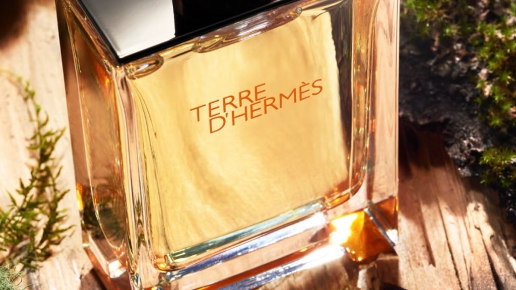 Шлейф, который запомнят: 5 лучших мужских духов на зиму 2026 года