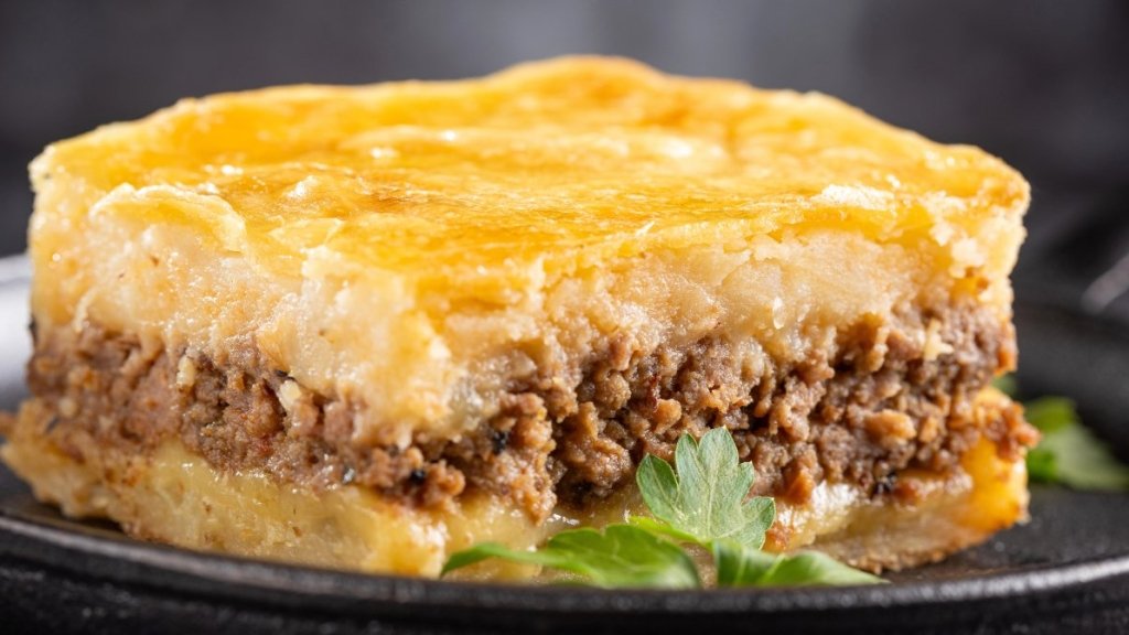 Картофельный "лежень": ленивое украинское блюдо, которым наестся вся семья (РЕЦЕПТ)