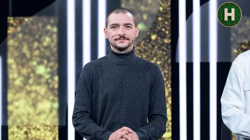 "Есть много лайфхаков, как выжить без электричества": Василий Байдак признался, что ему отключили свет за коммунальные долги