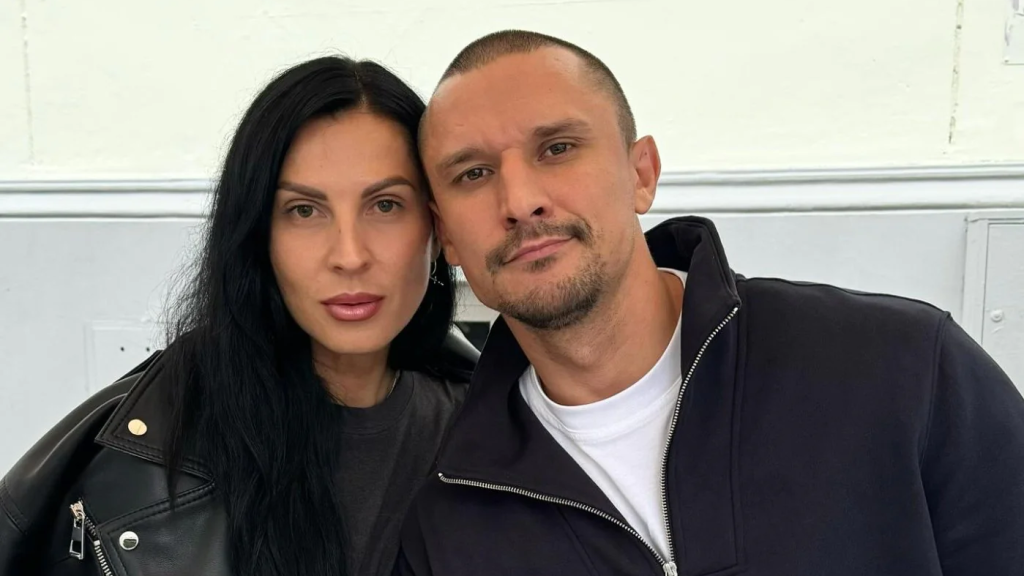 Живет в Тбилиси и работает в моде: что известно о сестре Тарасе Цымбалюке (ФОТО)