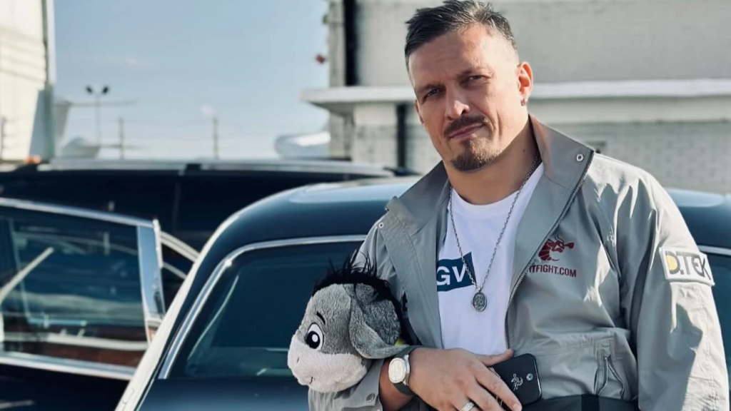 Александр Усик заявил, что собирается идти в президенты (ВИДЕО)