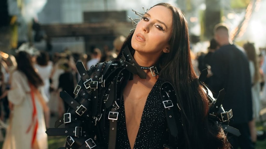 Джамала розповіла як поєднує материнство та кар'єру після народження третього сина