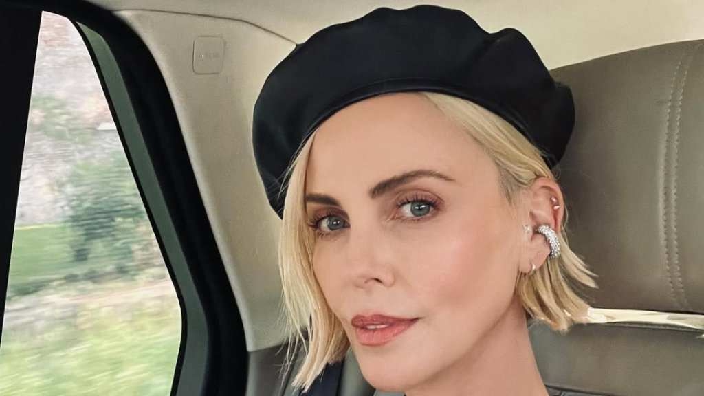 Шарлиз Терон появилась на публике в кольцах от украинского бренда – где такие приобрести (фото, цена)