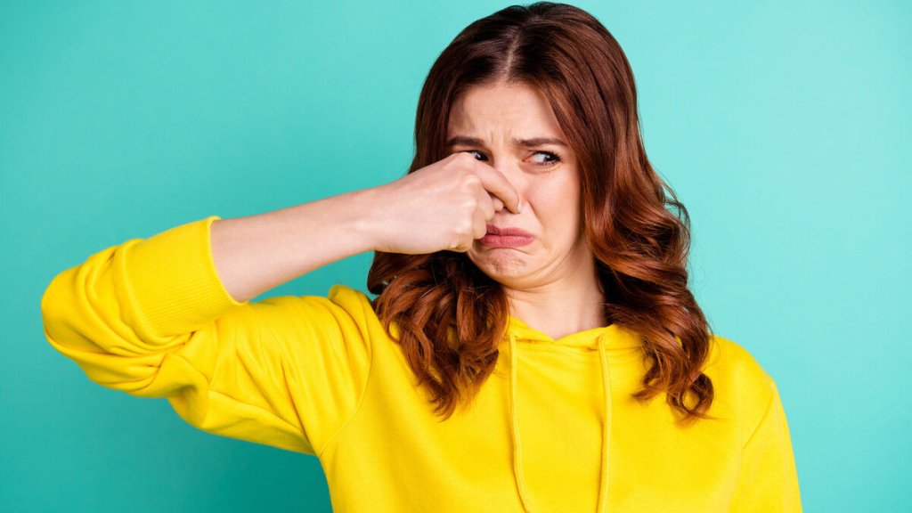 Запах, от которого бегут люди: что наука считает самым отвратительным в мире