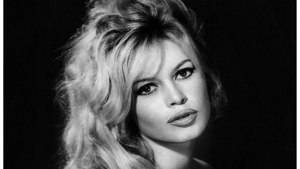 Від секс-символа до 91-річної бабусі: як виглядала Бріджит Бардо у молодості та перед смертю (ФОТО)