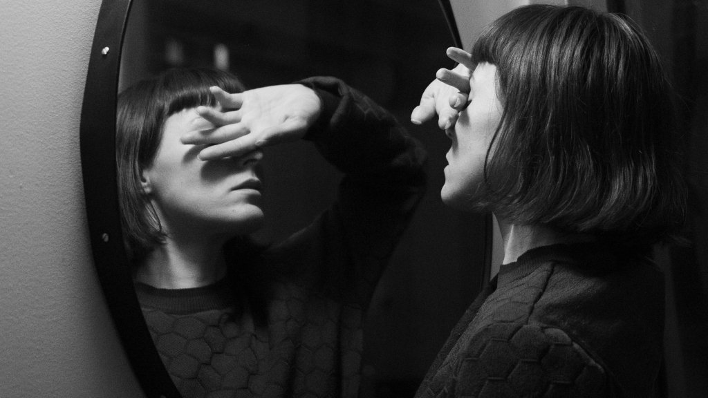 Ця фраза непомітно руйнує самооцінку і психіку: ніколи не говоріть її собі