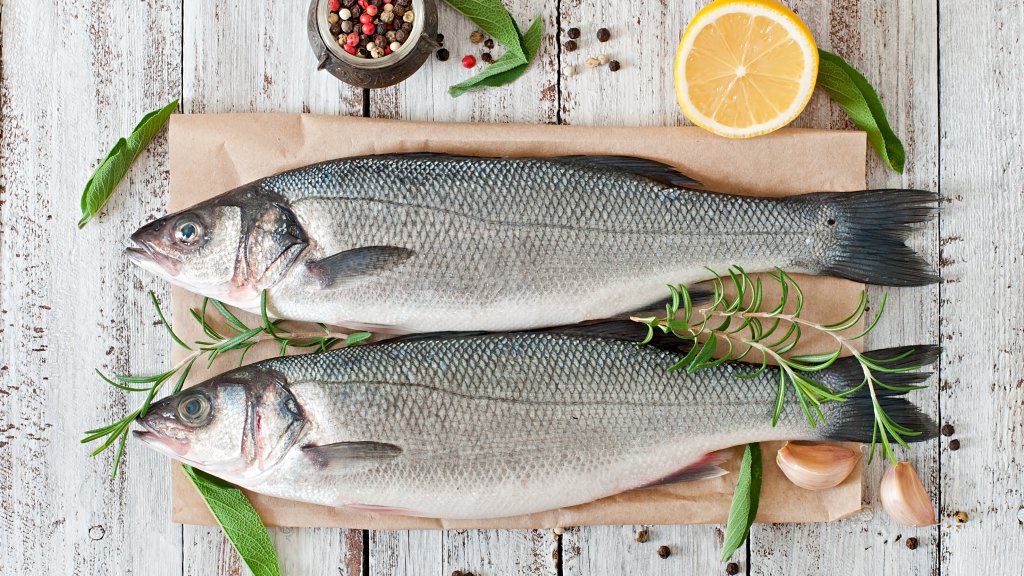 Два повара назвали единственный правильный способ разморозки рыбы: проверьте, так ли вы делаете