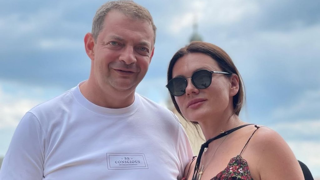"Ангел-охоронець" мільярдера й власниця першої Tesla Cybertrack: що відомо про дружину Олега Гороховського, який втрапив у гучний скандал (ФОТО)