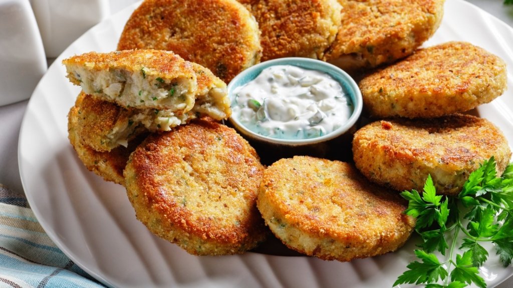 Вот вам секрет самых вкусных рыбных котлет: как приготовить их так, чтобы аж сочились (РЕЦЕПТ)