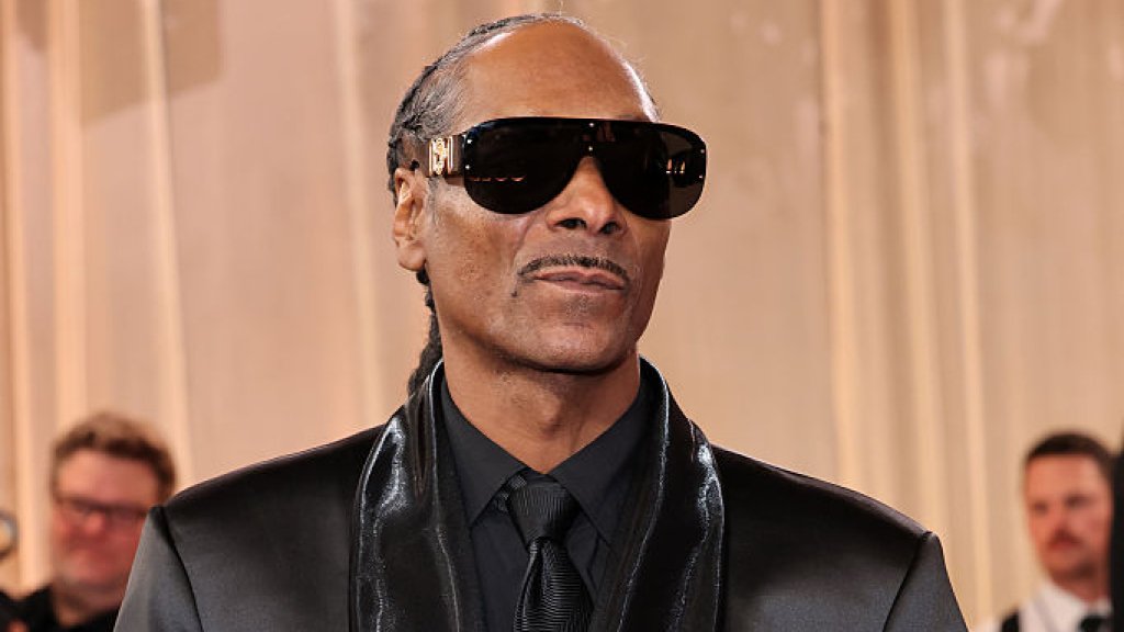 Рэпер Снуп Догг появился в Милане с олимпийским огнем в преддверии зимних игр-2026 (ФОТО+ВИДЕО)