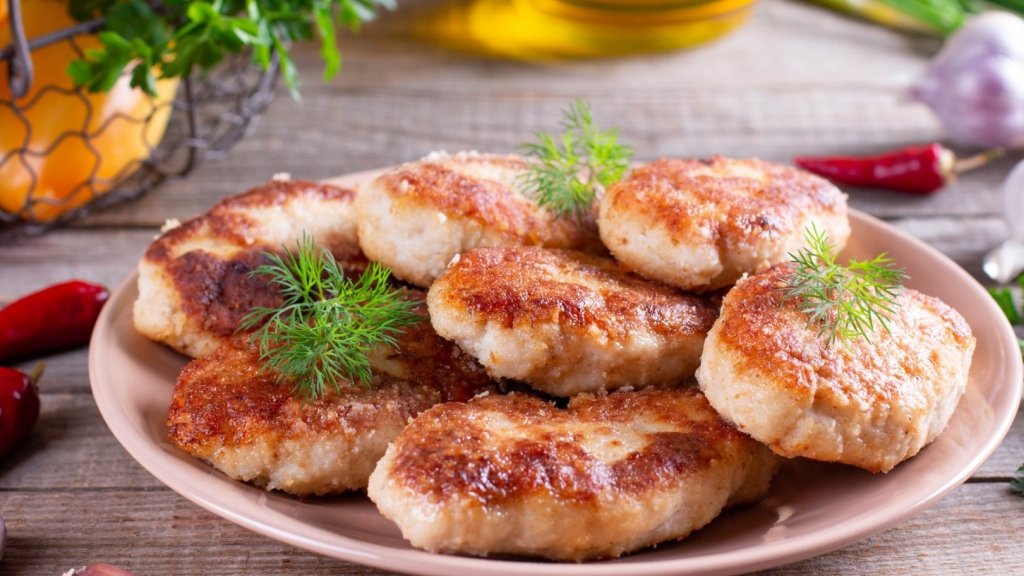 Рыбные котлеты могут быть сочными и нежными: как их приготовить (РЕЦЕПТ)