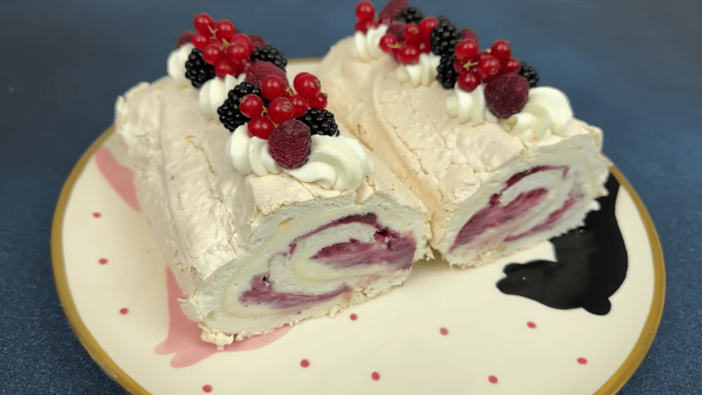 Не выбрасывайте это сокровище: 3 шикарных рецепта сладкого из белков, оставшихся после пасок (ВИДЕО)