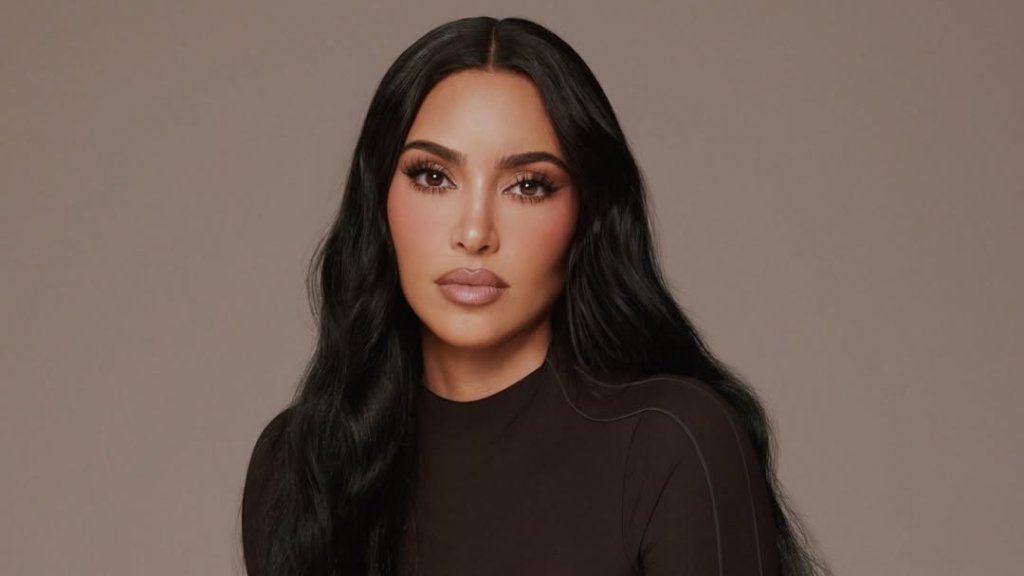 Скандал с Ким Кардашьян: рождественский сюрприз для детей возмутил зоозащитников — что подарила модель (ФОТО)