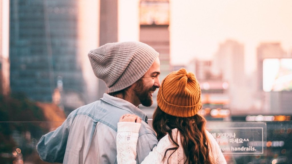 Вместо романтики — скандалы: почему пары ссорятся в отпуске и как не расстаться в аэропорту