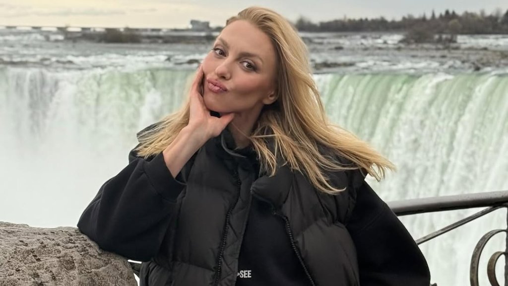 46-летняя Полякова засветилась с огненным оттенком волос и яркими линзами: как выглядит певица (ВИДЕО)