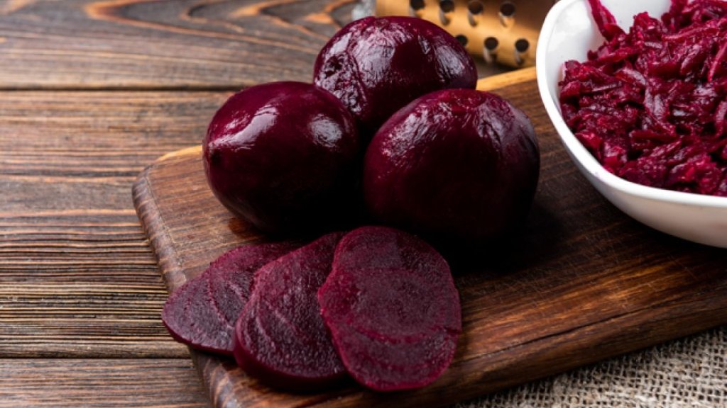 Спасение на каждый день: 7 ярких салатов со свеклой